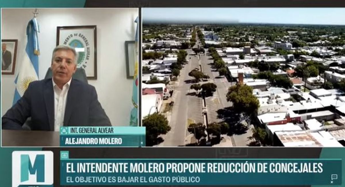 El intendente de General Alvear, Alejandro Molero pretende reducir en un 20% la cantidad de concejales de su comuna: que de los 10 que son actualmente pasen a ser sólo 8. Con eso asegura que ahorrará unos $198 millones al año. 