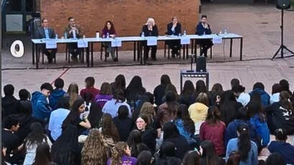 Seis candidatos a legisladores nacionales participaron del debate del CUC Seis candidatos a legisladores nacionales participaron del debate del CUC