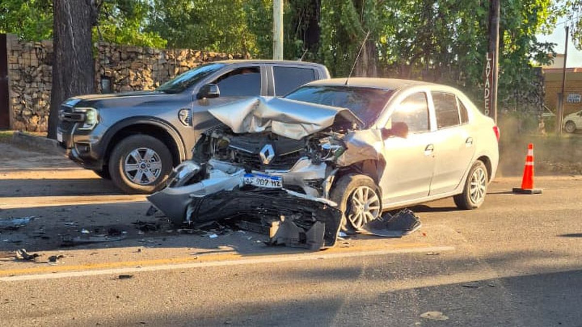 Dos personas fueron internadas tras un accidente frontal en la ruta 60 en Luján