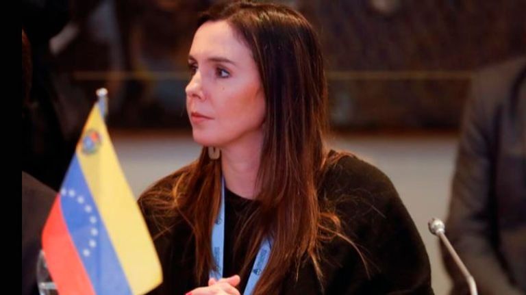 El Gobierno le retiró las credenciales a la embajadora designada por Guaidó