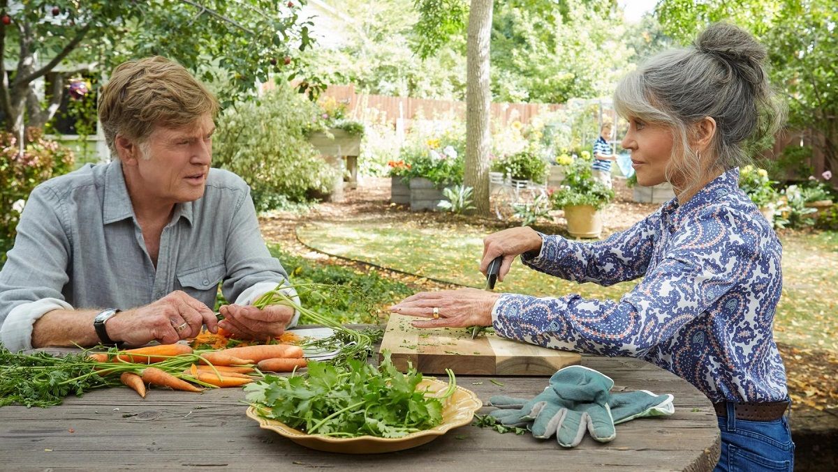 Addie y Louis son dos vecinos viudos, ¿nacerá el amor?