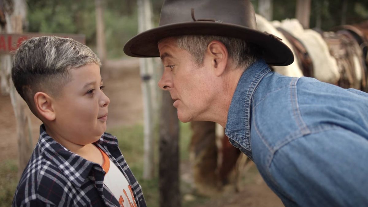 Fran Velardes y Mike Amigorena protagonizan una simpática escena en el nuevo spot de Turismo. Fran Velardes y Mike Amigorena protagonizan una simpática escena en el nuevo spot de Turismo.