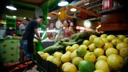 En 15 días se duplicó el precio del limón y cuesta $50 el kilo