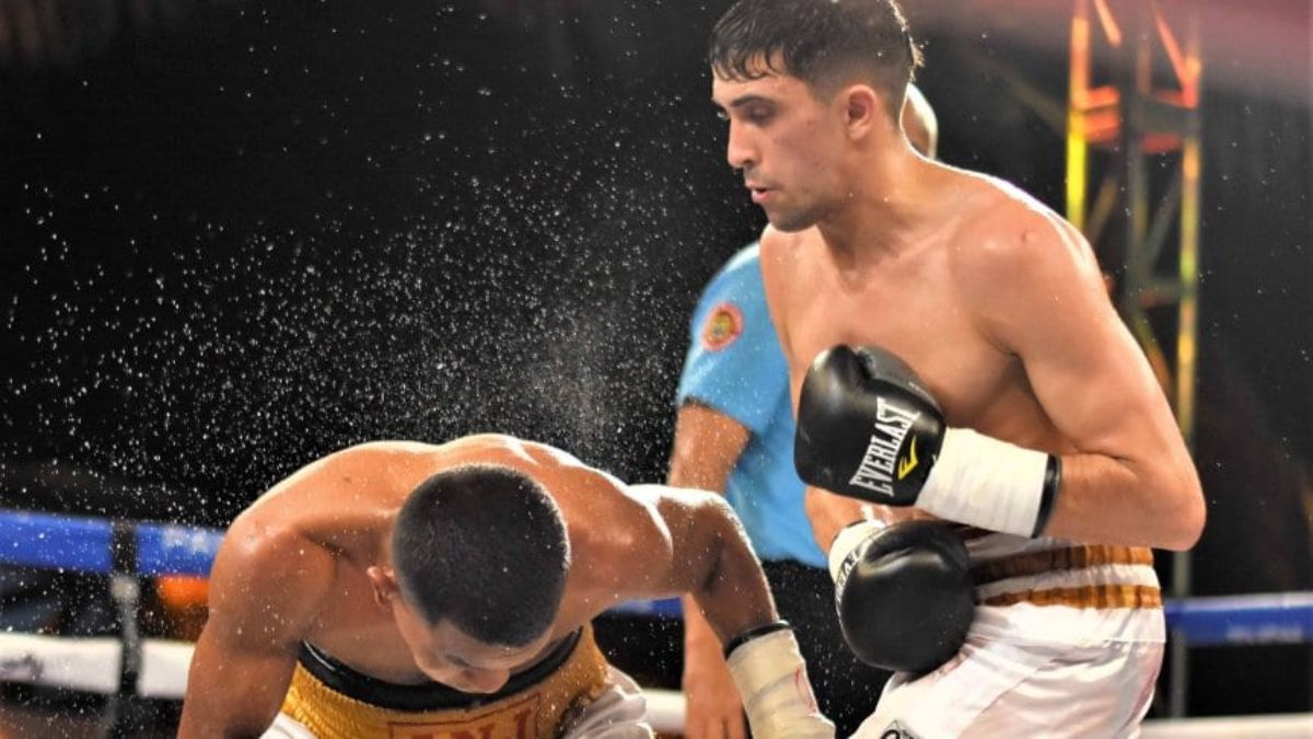 Kevin Muñoz dominó ampliamente y dejó una acabada muestra en Barranquilla de su rico bagaje técnico frente al experimentado y fuerte pegador local Rober Barrera. La pelea se detuvo tras el cuarto round, por lo que quedó sin decisión.