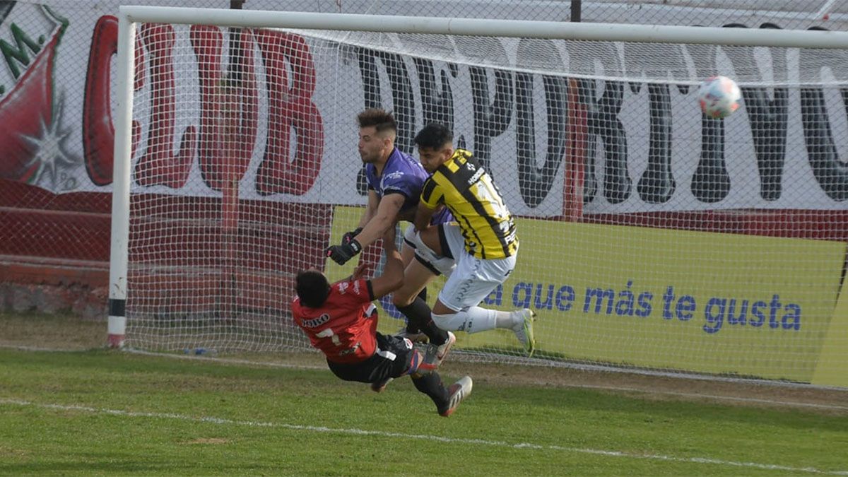 Matías Viguet tuvo un fuerte choque con su compañero Juan Cruz Bolado.