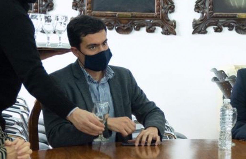 El diputado nacional por Mendoza Federico Zamarbide disparó munición gruesa contra del gobernador de San Luis, Alberto Rodríguez Saá y sus restricciones.