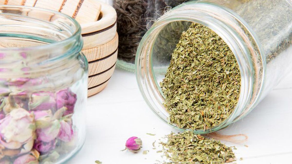 El orégano es una especie que se encuentra fácilemente en cualqueir cocina. El orégano es una especie que se encuentra fácilemente en cualqueir cocina.