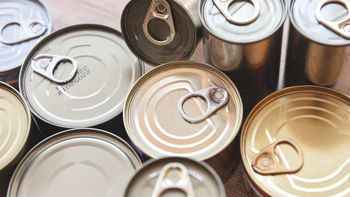 Usando dos latas de conservas, aprendé a hacer unos hermosos sujetadores de libros Usando dos latas de conservas, aprendé a hacer unos hermosos sujetadores de libros