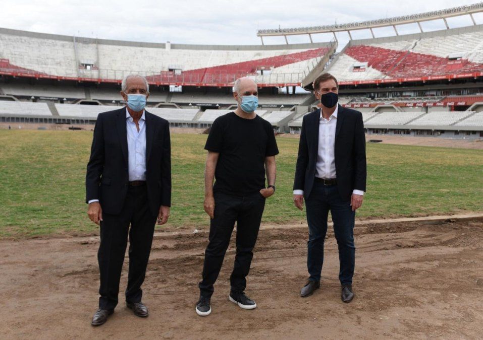 D'Onofrio con Rodríguez Larreta y Santilli en el Monumental.