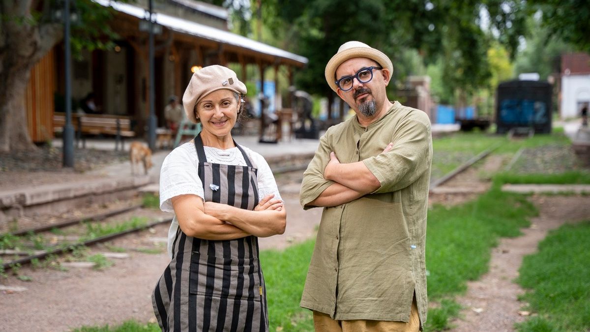La historia de amor de Karina Moyano y Paco Fabrega desembocó en el Centro Cultural Paso de los Andes de la estación de trenes chacrense. La historia de amor de Karina Moyano y Paco Fabrega desembocó en el Centro Cultural Paso de los Andes de la estación de trenes chacrense.