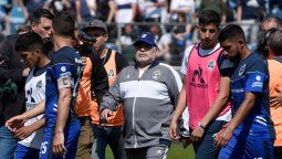 En el debut de Maradona como DT
