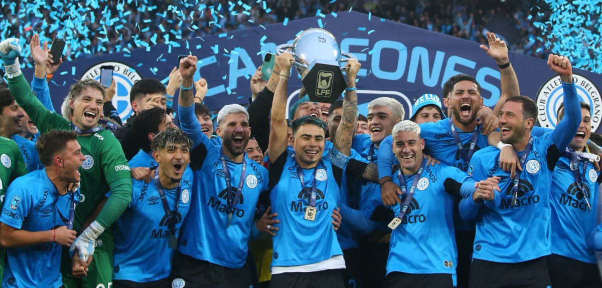 Belgrano alzó su primer trofeo en el fútbol argentino.