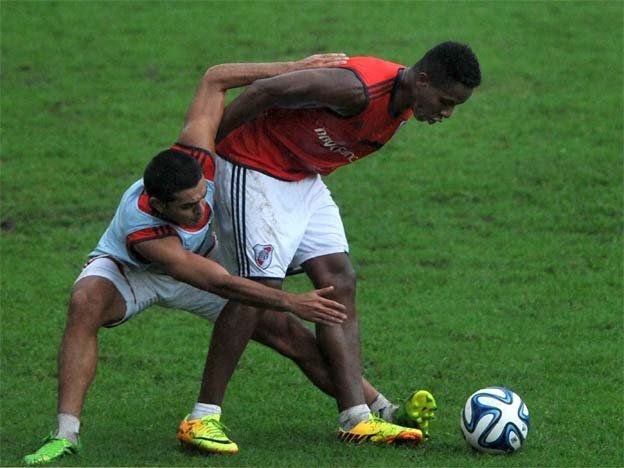 Carbonero evoluciona y llegaría como titular al partido con Central