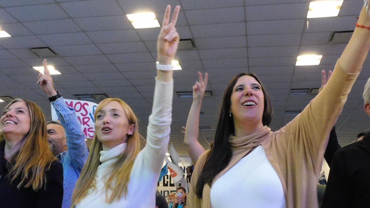 A la diputada nacional kirchnerista, Marisa Uceda, se le vence su mandato a fin de año y es hoy precandidata a senadora provincial en la lista de Omar Parisi, pero hay quienes aseguran que si el precandidato a presidente es Eduardo Wado De Pedro, ella podría buscar renovar su banca en el Congreso.