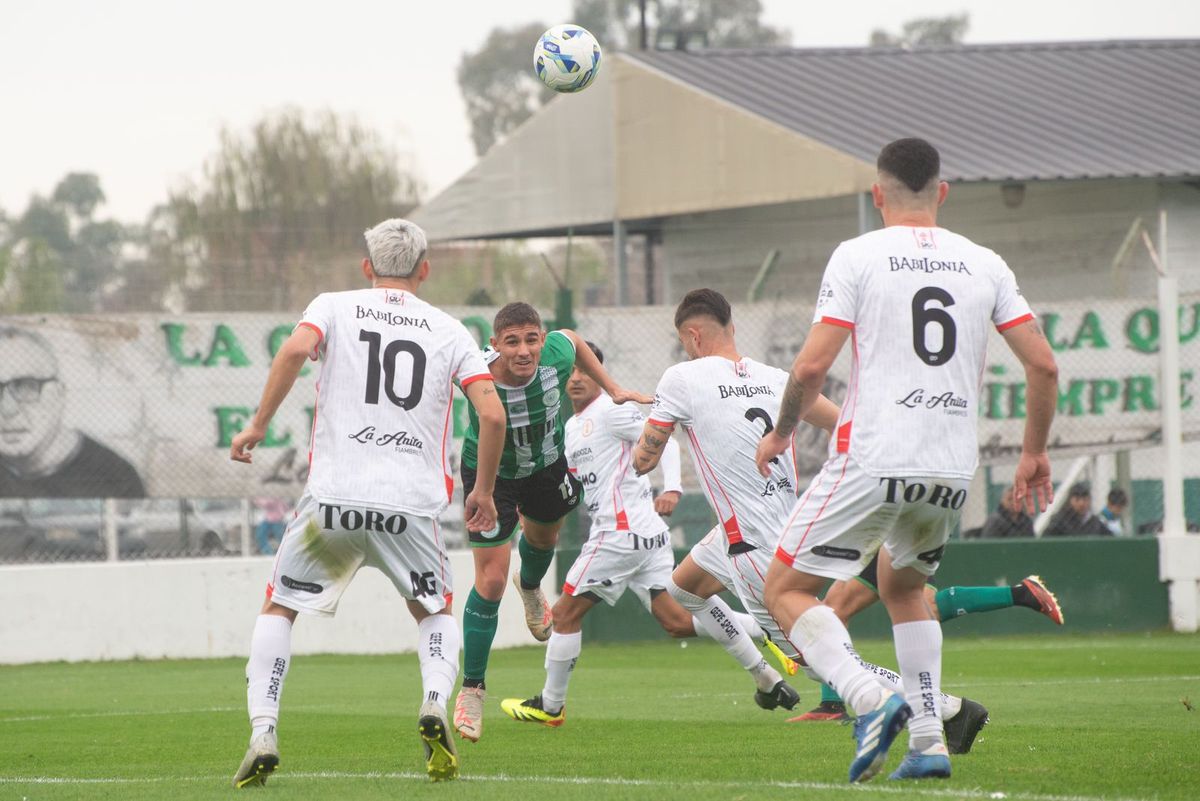 Huracán Las Heras no pudo contra Camioneros y cayó de visitante. Huracán Las Heras no pudo contra Camioneros y cayó de visitante.