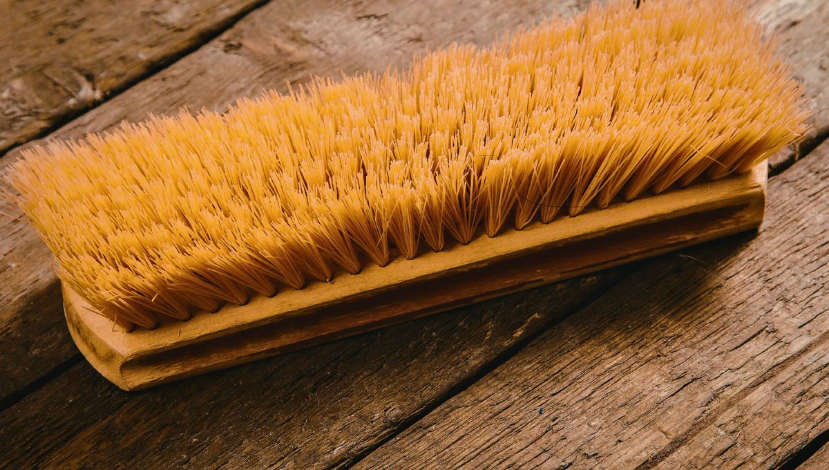 Recicla ese viejo cepillo y crea un tesoro decorativo con ambientación campestre