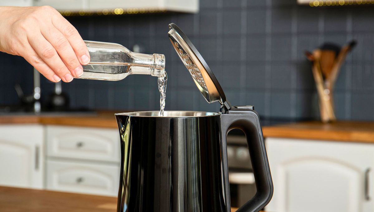 No uses vinagre en superficies delicadas o que puedan quedar marcadas por el ácido. No uses vinagre en superficies delicadas o que puedan quedar marcadas por el ácido. 