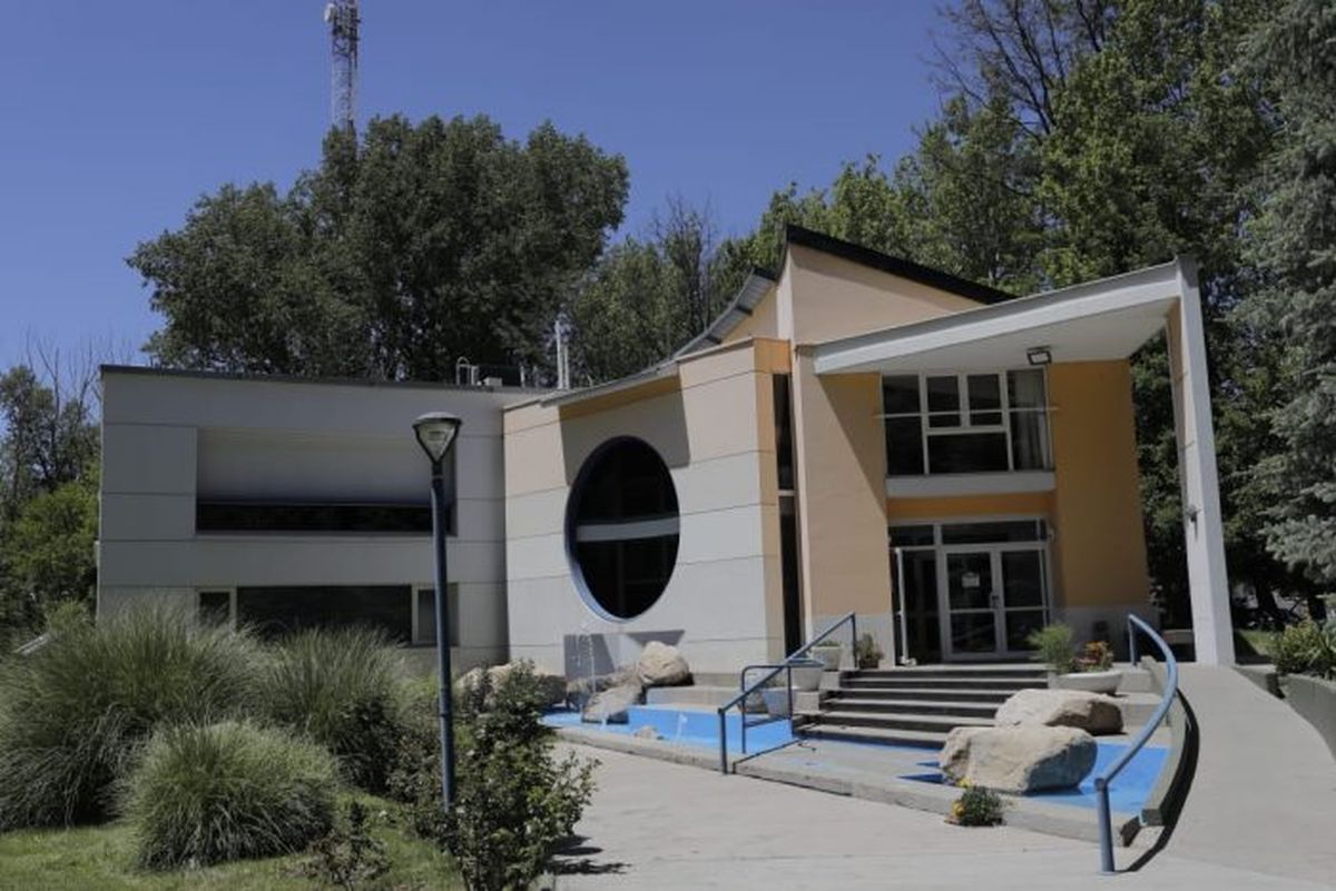 Edificio del observatorio instalado en la parte urbana de Malargüe.