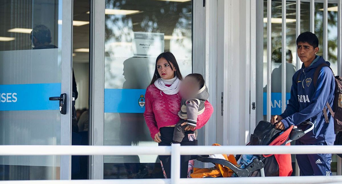 ANSES confirmó el bono de $85.000 para AUH y SUAF en septiembre 2025: cómo cobrarlo