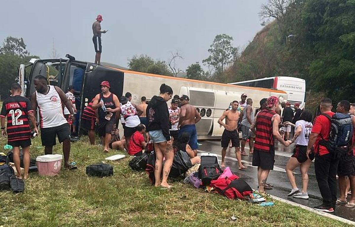 Los hinchas del Flamengo sufrieron un grave accidente. Los hinchas del Flamengo sufrieron un grave accidente.