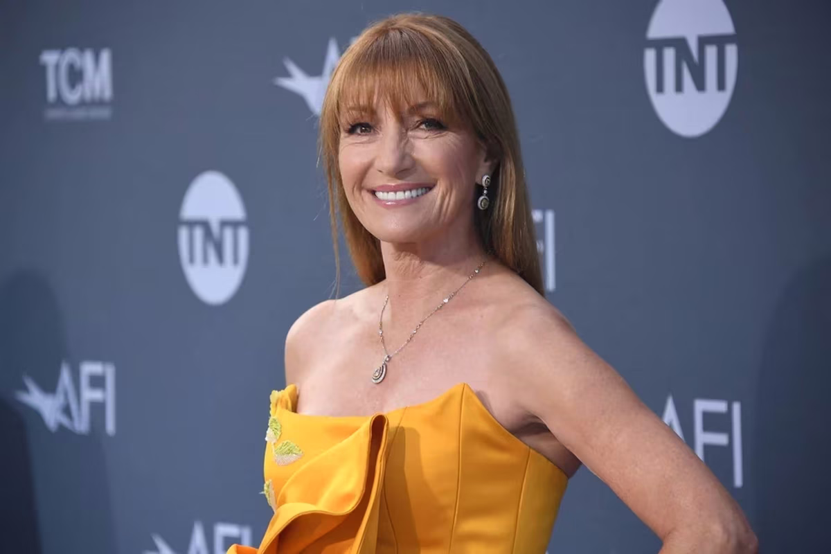 Jane Seymour en su entrada en la última edición de la gala AFI Life Achievement Award en Los Ángeles. Jane Seymour en su entrada en la última edición de la gala AFI Life Achievement Award en Los Ángeles.
