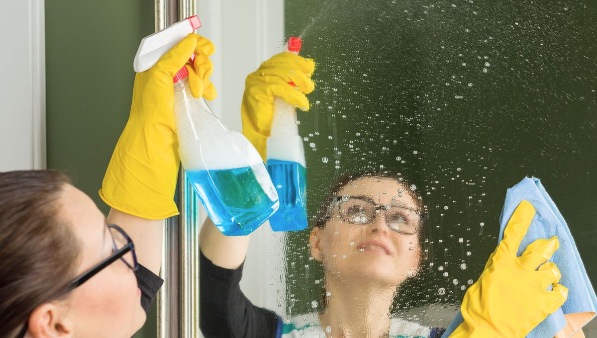 Qué significa el truco del vinagre en los espejos del baño.&nbsp;