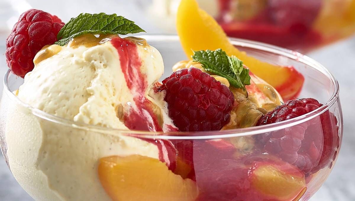 Copa melba, el postre con duraznos en almíbar, crema chantilly y salsa de chocolate. Foto: gentileza apartmenttherapy. Copa melba, el postre con duraznos en almíbar, crema chantilly y salsa de chocolate. Foto: gentileza apartmenttherapy.