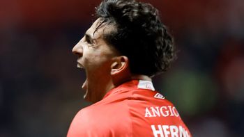 Argentinos Juniors venció a Racing, es el mejor equipo del Clausura y comparte la cima de la tabla anual
