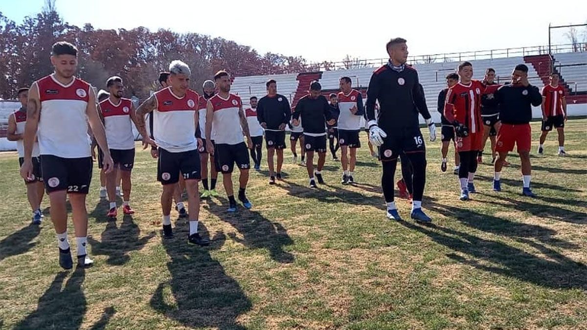 Huracán Las Heras viajó a San Luis para jugar con Estudiantes