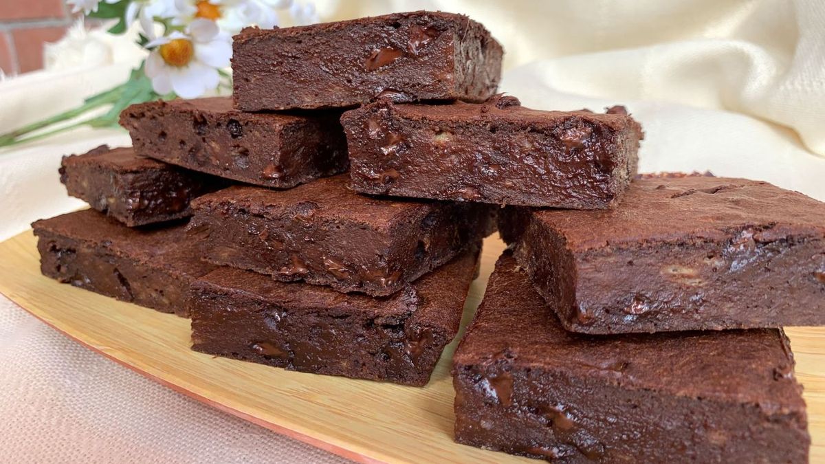 El brownie sin harina ni az&uacute;car es una receta saludable y rica para el postre o la merienda.