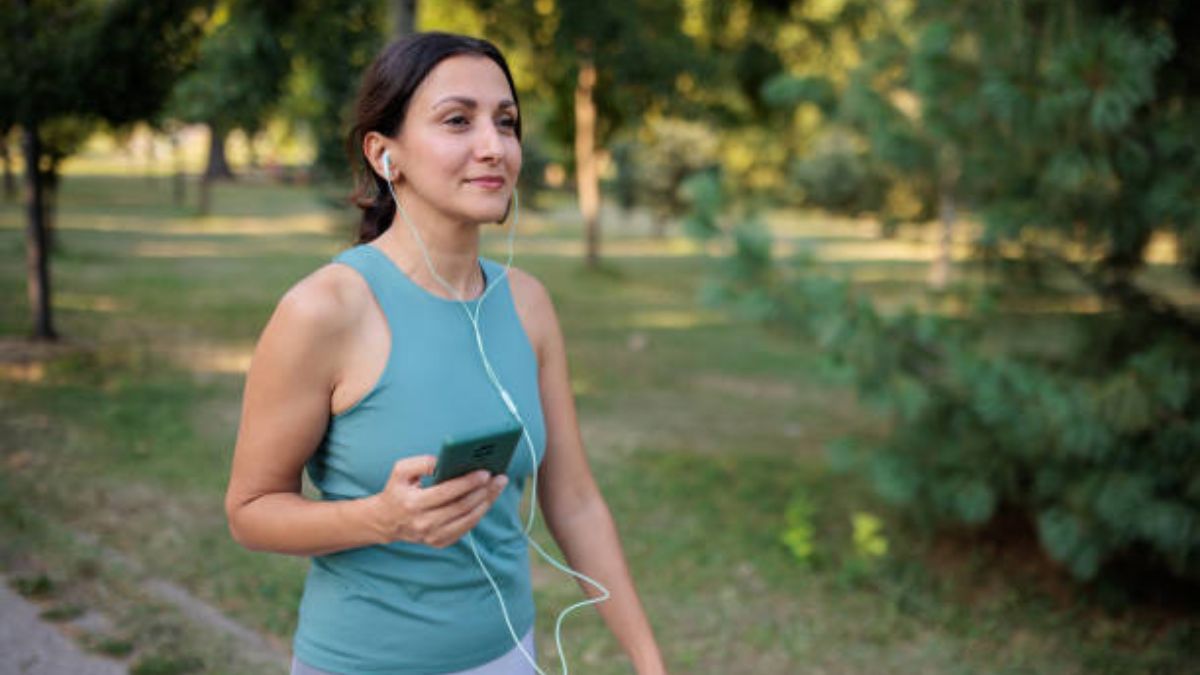 Este ejercicio llega para reemplazar a la plancha abdominal y a las sentadillas.