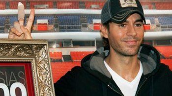 Enrique Iglesias vuelve a su gira tras el accidente