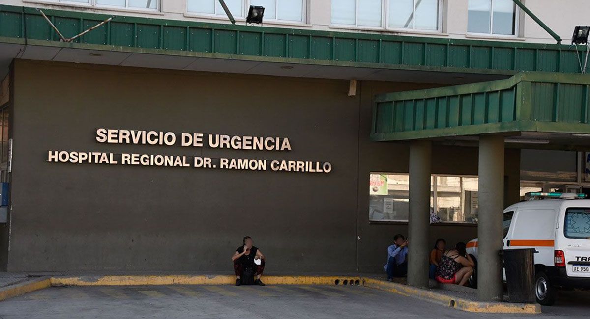 El hombre atacado fue internado en un hospital por presentar una grave herida en una pierna complkicando una arteria. El hombre atacado fue internado en un hospital por presentar una grave herida en una pierna complkicando una arteria.