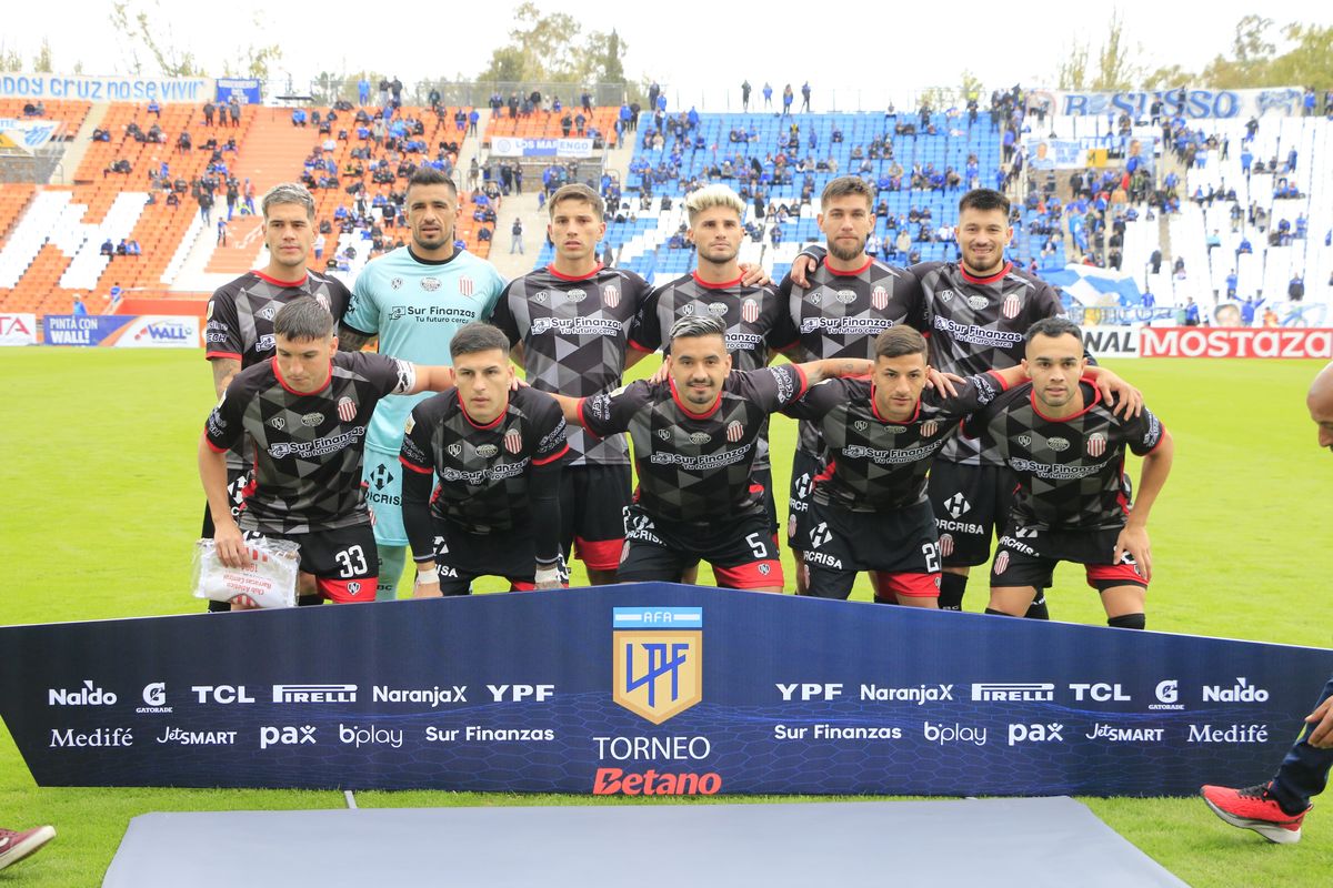 Barracas Central, con Sebastián Moyano como figura, sorprendió a Godoy Cruz. Barracas Central, con Sebastián Moyano como figura, sorprendió a Godoy Cruz.