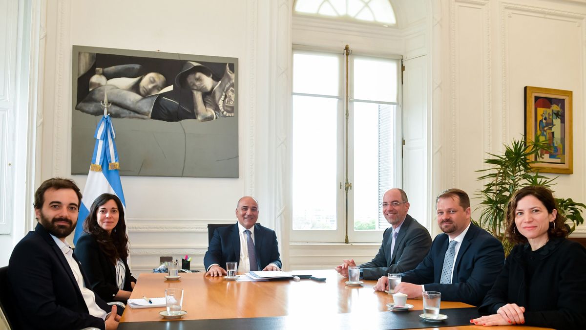 Este martes Juan Manzur trabajó normalmente en su despacho de Casa Rosada. Allí recibió a integrantes de la Dirección de Políticas Públicas para Mercados Emergentes.