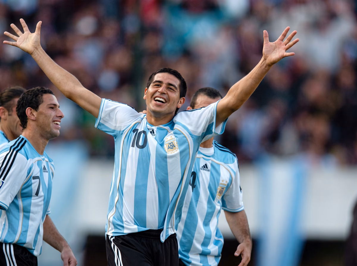 Riquelme perdió la sonrisa con la salida de Alfredo Basile y con Diego Maradona la relación con la Selección argentina se rompió.