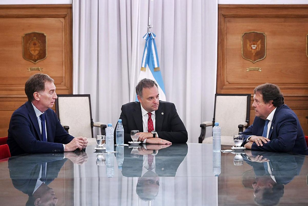 Reforma laboral: Diego Santilli recibió al gobernador de Río Negro para sumar su apoyo