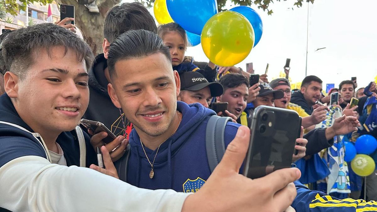 Boca siempre es recibido por miles de hinchas en Mendoza.