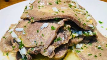 Lengua a la vinagreta: la receta de otoño casera, rendidora y económica de nuestras abuelas Lengua a la vinagreta: la receta de otoño casera, rendidora y económica de nuestras abuelas