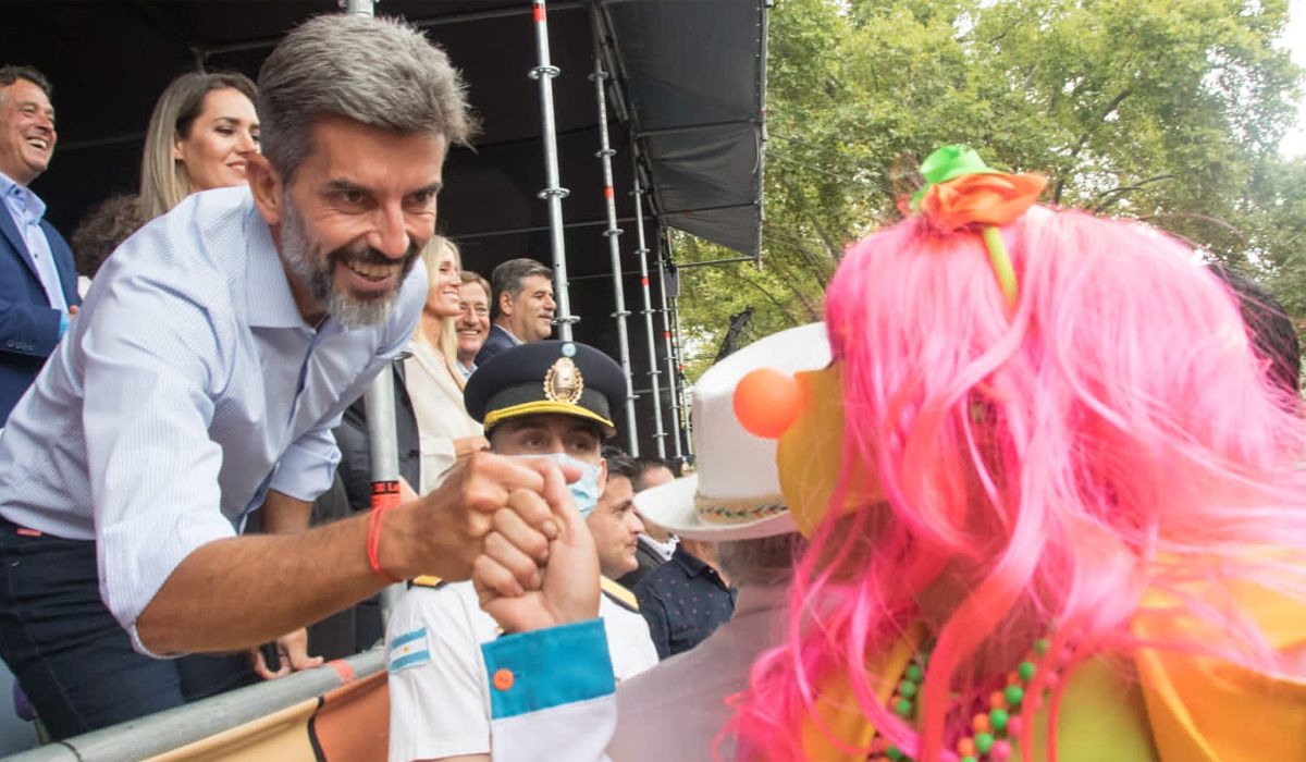 En primer plano el intendente de la Ciudad de Mendoza. De fondo, Rodolfo Suarez, que transita su último año y medio de gobierno.su sucesor.