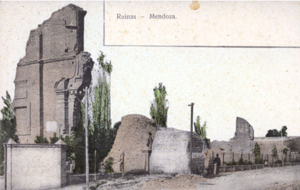 Más imágenes de las ruinas Más imágenes de las ruinas