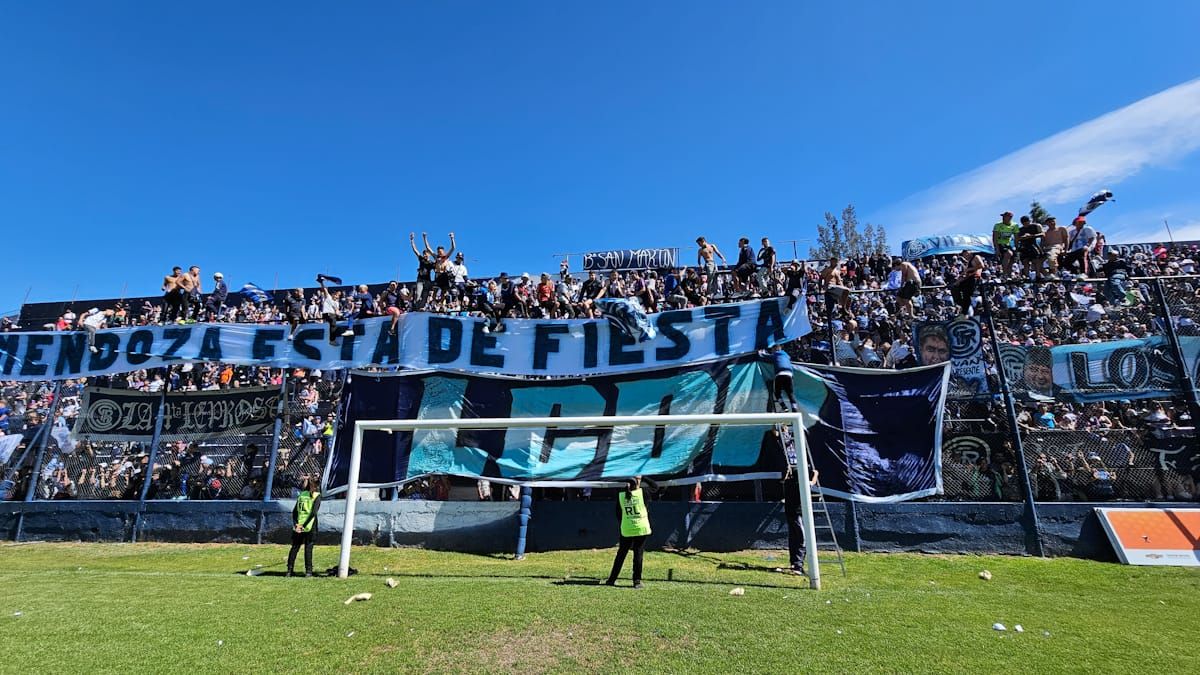 Los hinchas de la Lepra copararán el Gargantini en su estreno en Primera. Los hinchas de la Lepra copararán el Gargantini en su estreno en Primera.