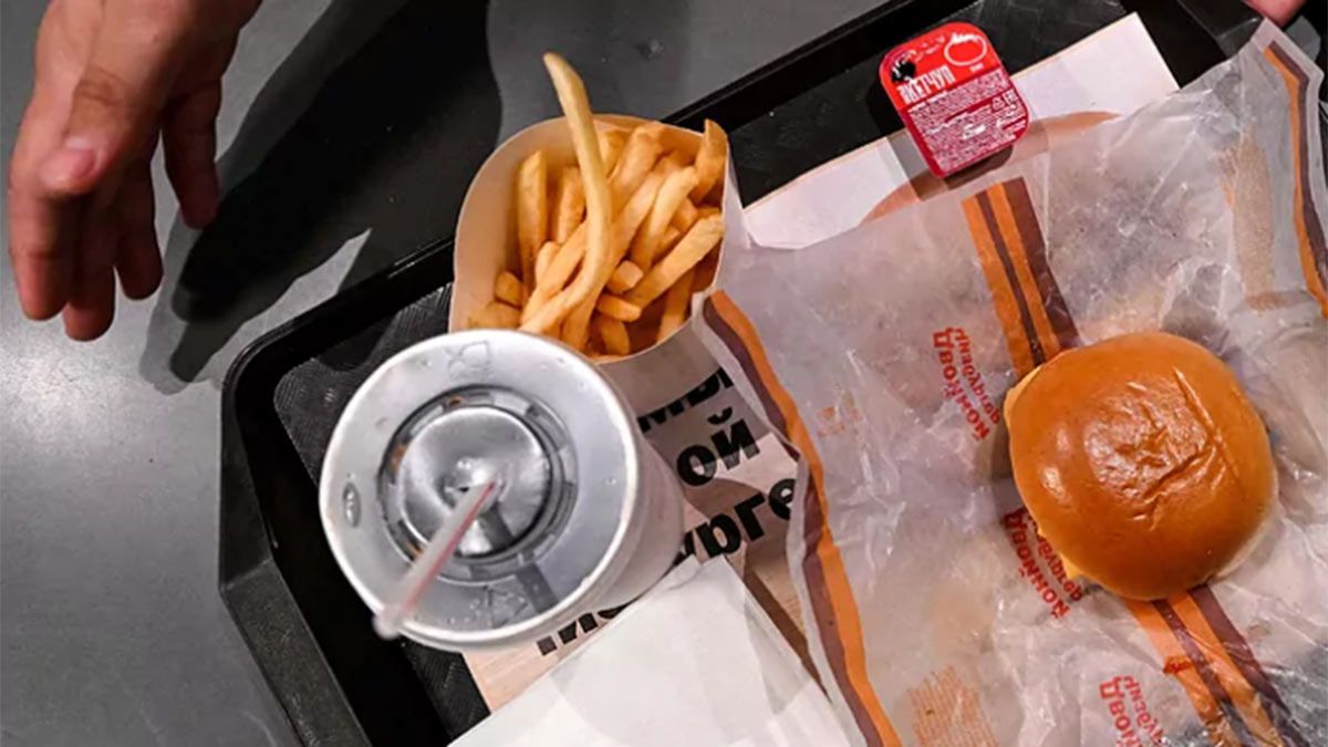 El McDonald's ruso se queda sin papas fritas.
