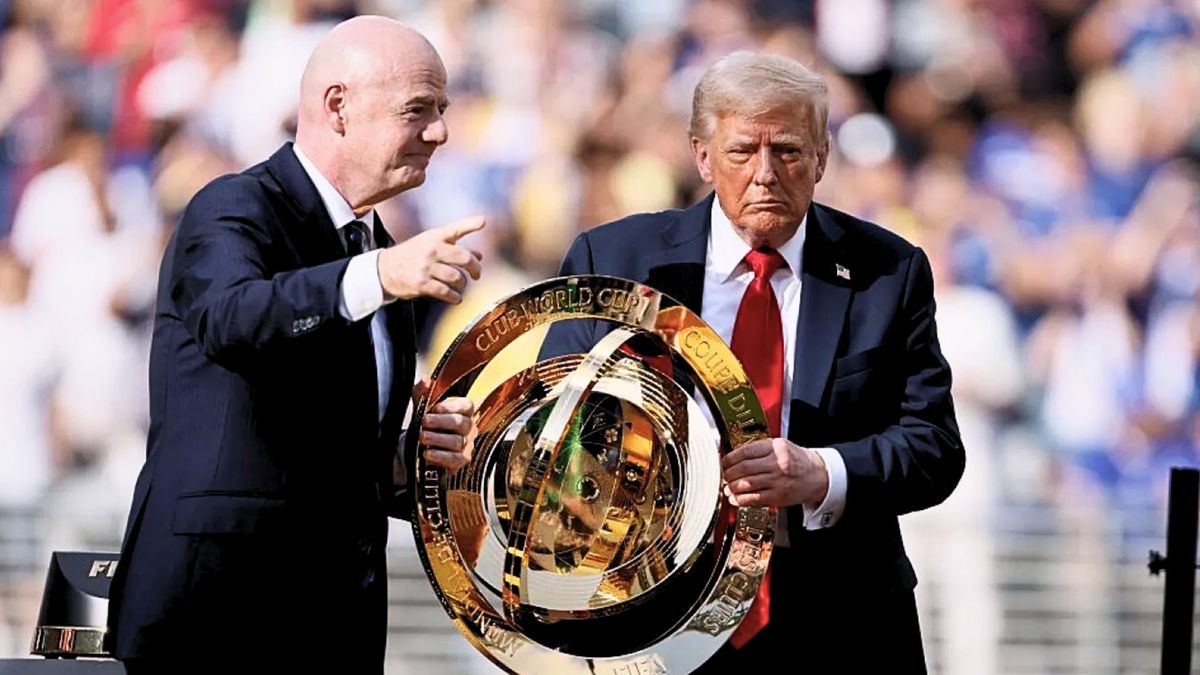 Gianni Infantino y Donald Trump en la final del Mundial de Clubes. Gianni Infantino y Donald Trump en la final del Mundial de Clubes.