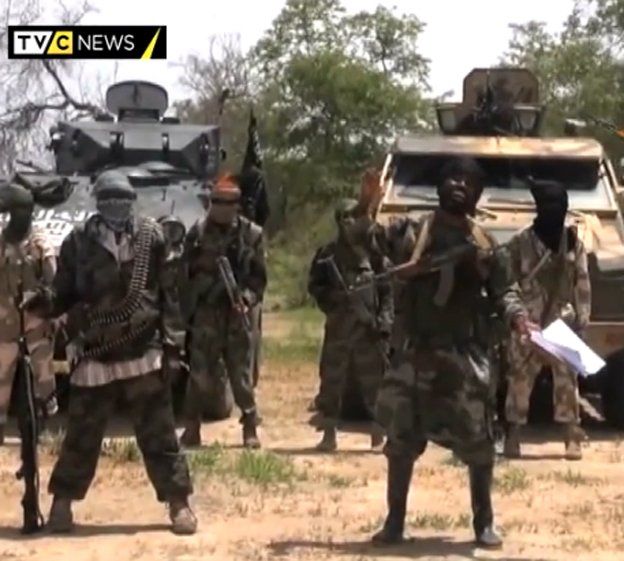 Salió a la luz otro provocador video de los terroristas que mantienen cautivas a las niñas nigerianas