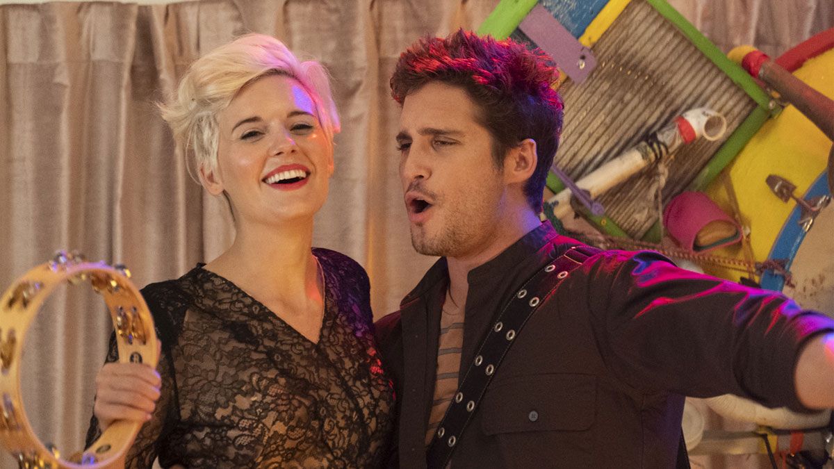 La película Amor, bodas y otros desastres, de Netflix, hará que no pares de llorar de risa.