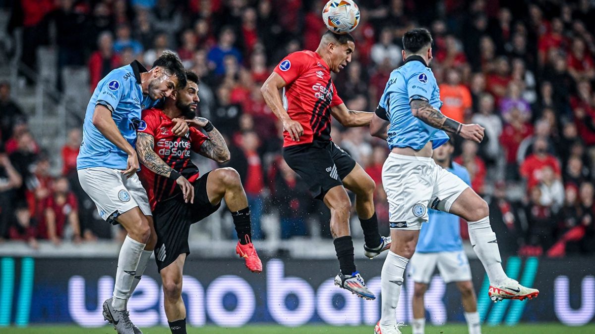Belgrano cayó 2 a 1 frente a Atlético Paranaense.