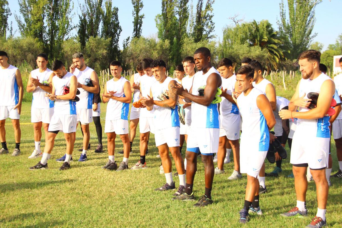 El Celeste inició su trabajo con 23 refuerzos. El Celeste inició su trabajo con 23 refuerzos.