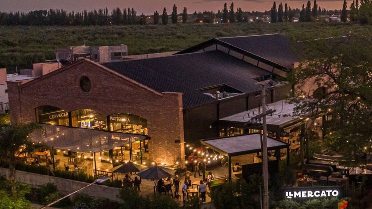 Siete locales en el centro comercial Il Mercato de Maipú pertenecen a Walter Bento. Siete locales en el centro comercial Il Mercato de Maipú pertenecen a Walter Bento.