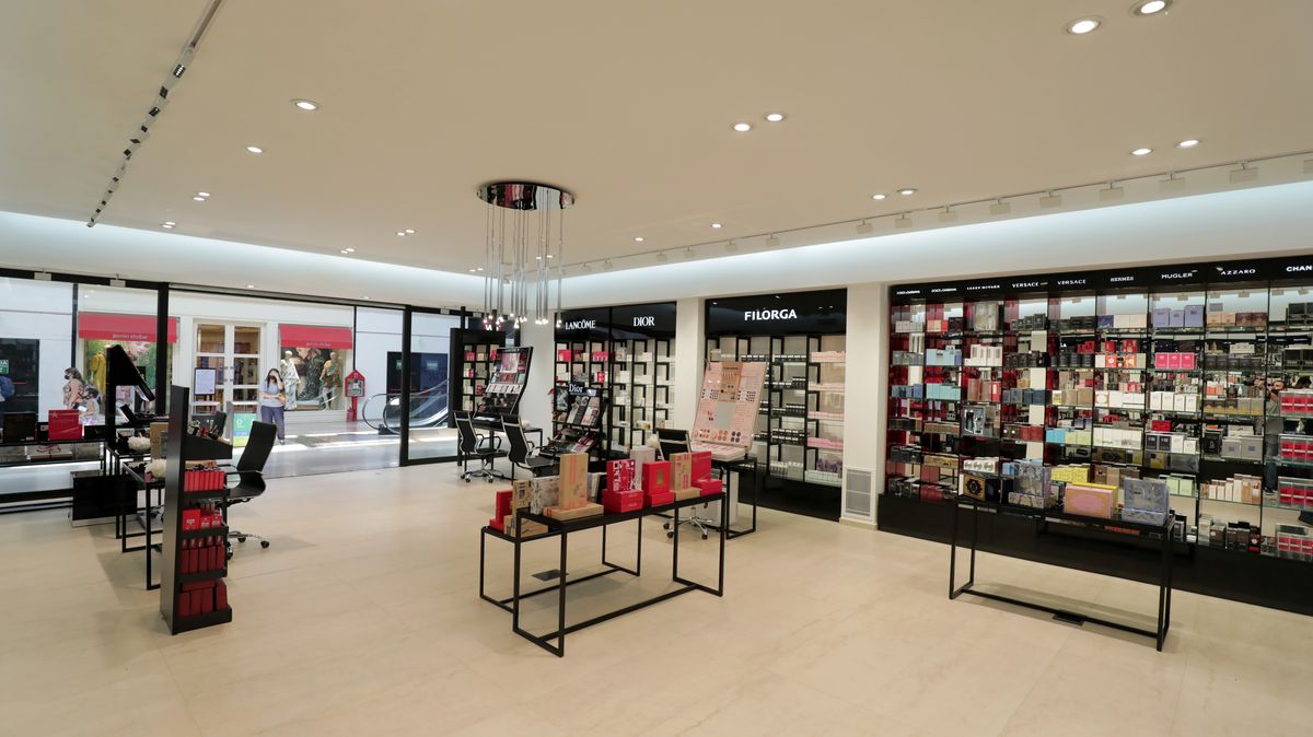 La cadena de perfumerías Rouge llegó al Mendoza Plaza Shopping